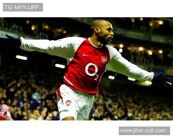 九十年代足球传奇球星风采再现 重温那个时代的绿茵荣耀与激情