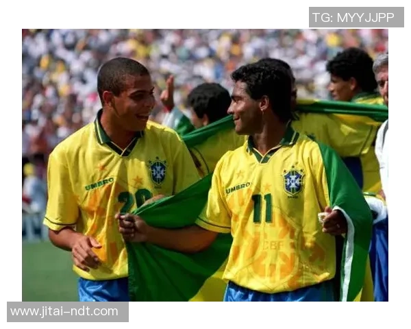 意大利欧洲杯足球队明星球员亮点解析与赛场表现分析 意大利欧洲杯足球队明星球员亮点解析与赛场表现分析