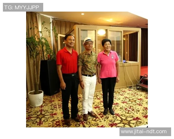 昔日足球英雄重聚一堂 共忆辉煌岁月展现传奇风采 昔日足球英雄重聚一堂 共忆辉煌岁月展现传奇风采