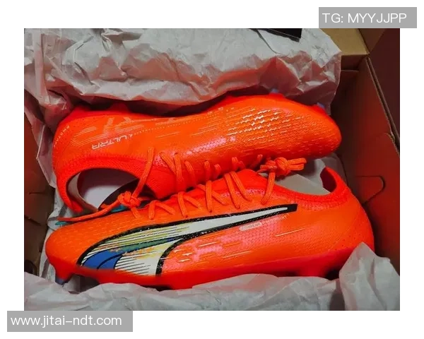 橙色GX足球鞋球星上脚瞬间展现极速与精准球场魅力