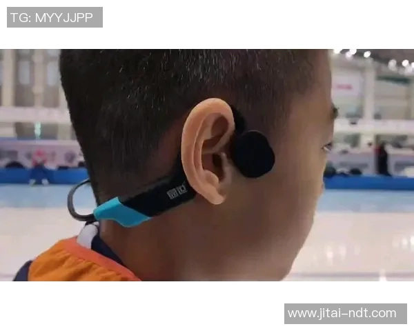 球星耳机助力足球运动革新打造全新听觉体验提升比赛氛围