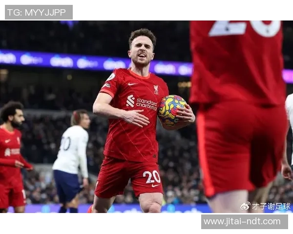 足球明星专属歌曲的魅力与影响力：探索那些激励人心的音乐与球场传奇